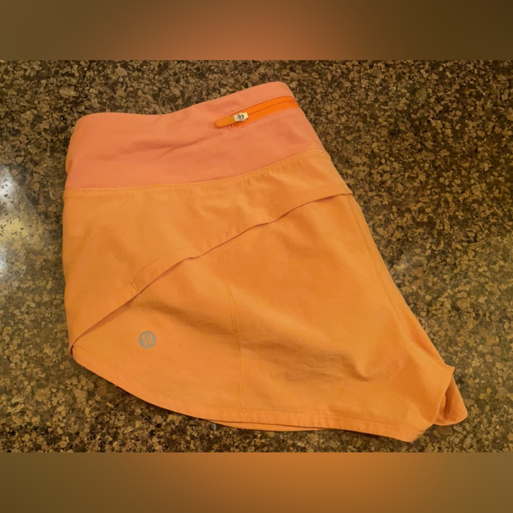 Lululemon shorts size 6, 2.5 inch